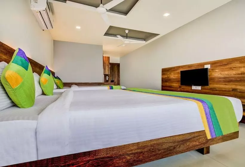 ホテル Treebo Shree Sai Suites