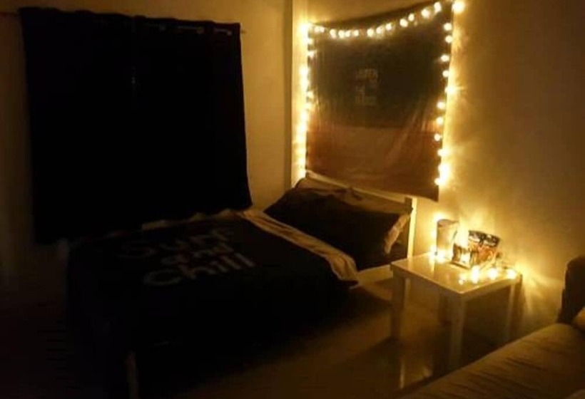 פנסיון Surf & Chill Inn