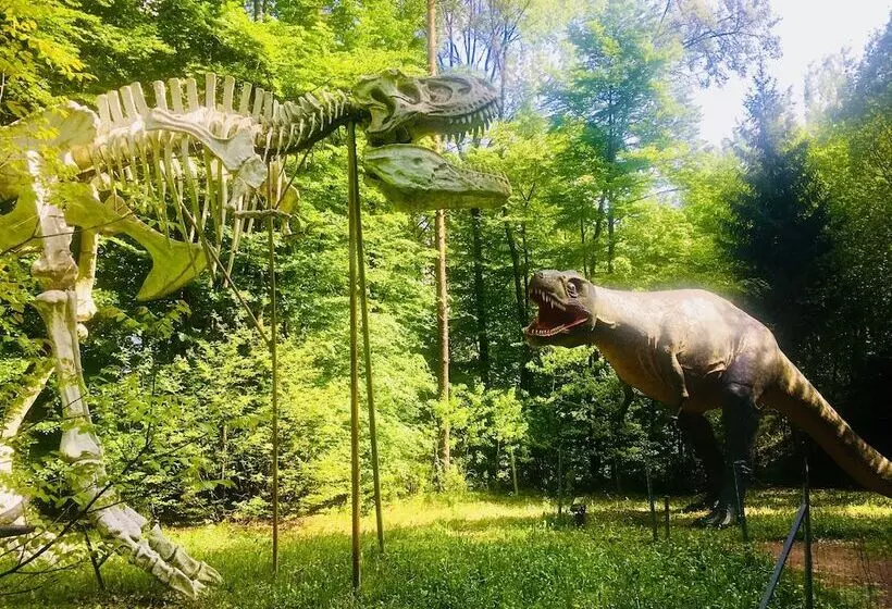 Baumhotel Styrassic Park