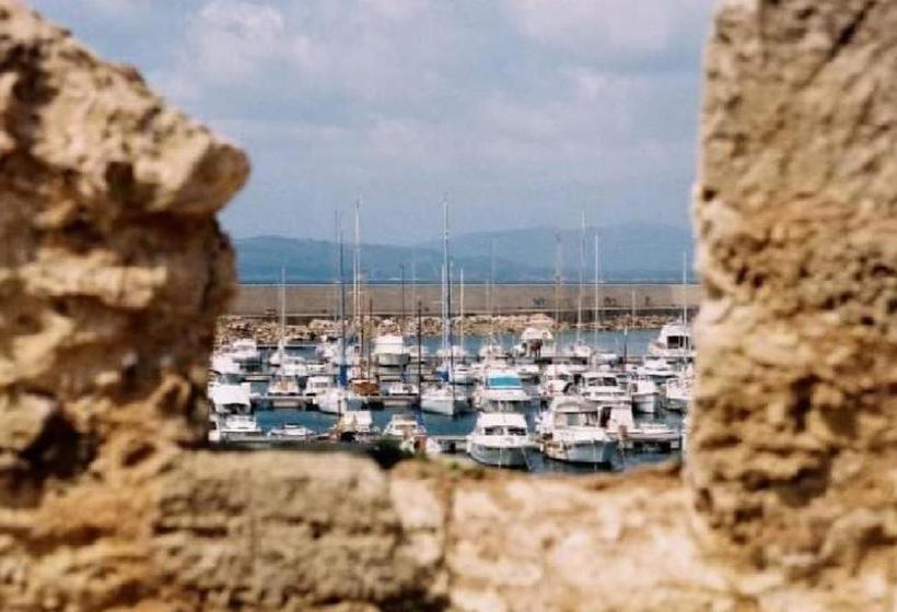 تختخواب و صبحانه Big Fish Alghero Guesthouse