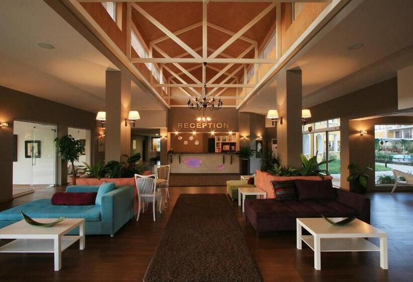 هتل Blue Orange Beach Resort