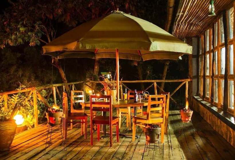 هتل Mountain Gorilla View Lodge