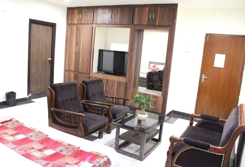 בית מלון כפרי Seatree   Rk Beach