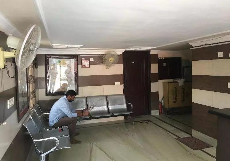 ホテル Shri Amarnath Lodge