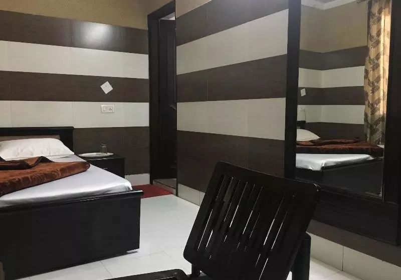 ホテル Shri Amarnath Lodge