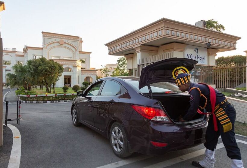 هتل The Competent Palace