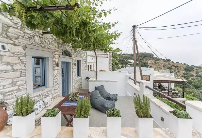 Traditional Inn Pirethron