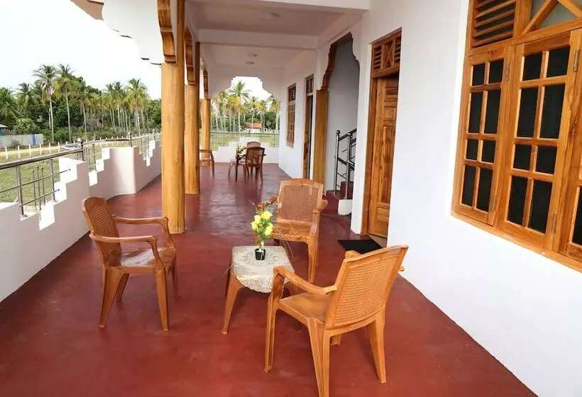 Hotelli Nilaveli Star View