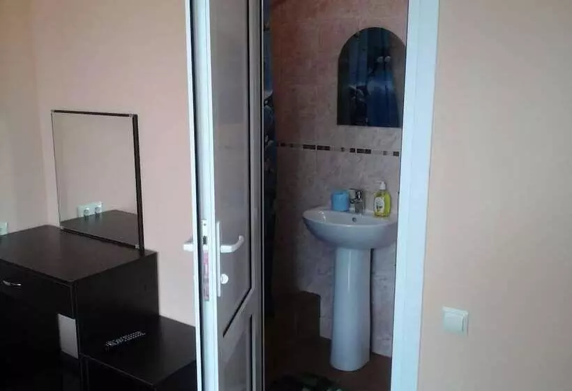 پانسیون Sunrise Villa