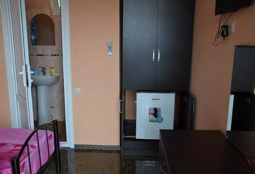 پانسیون Sunrise Villa