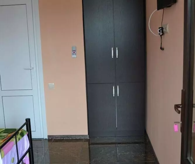 پانسیون Sunrise Villa