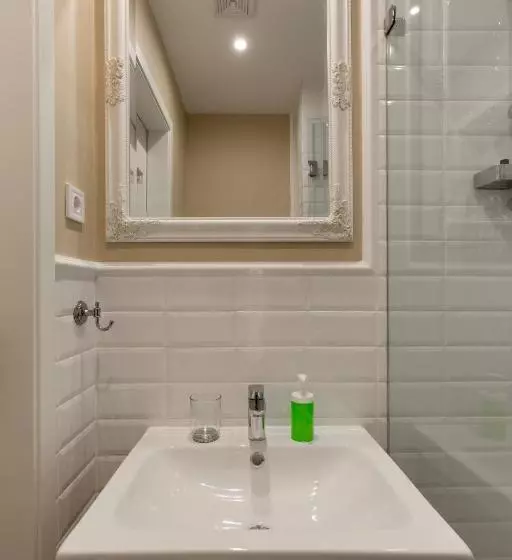 Roland Apartments