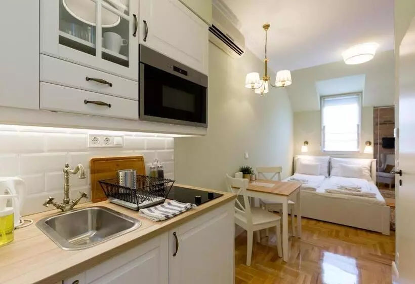 Roland Apartments
