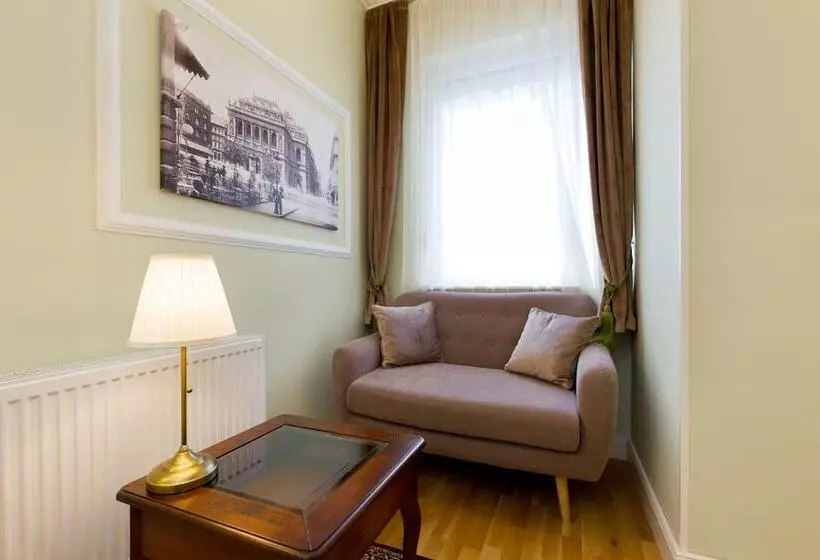 Roland Apartments