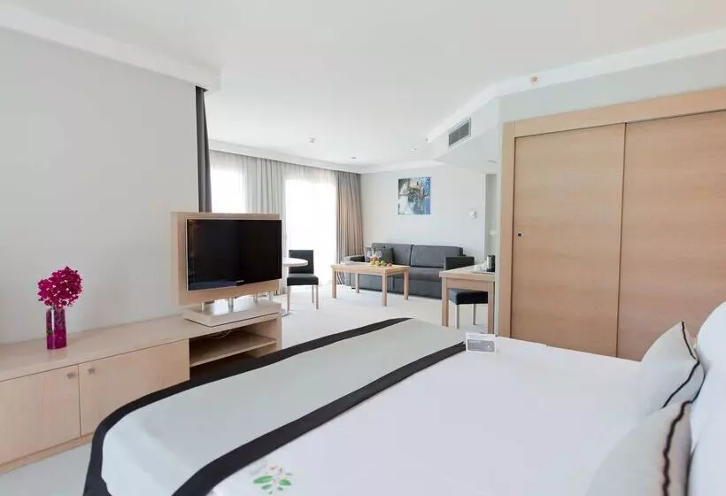 בית מלון כפרי Ramada Resort By Wyndham Bodrum