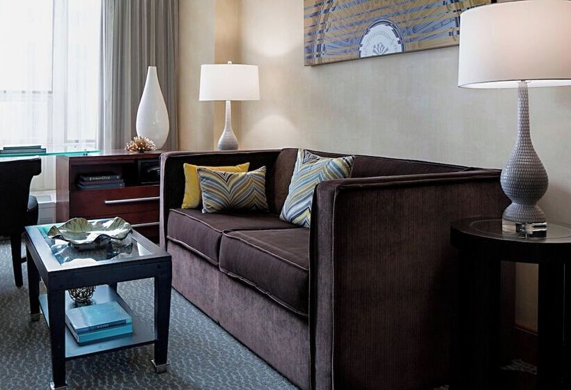 هتل Renaissance Columbus Downtown