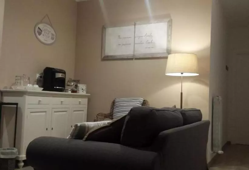 تختخواب و صبحانه La Casa Di Titti