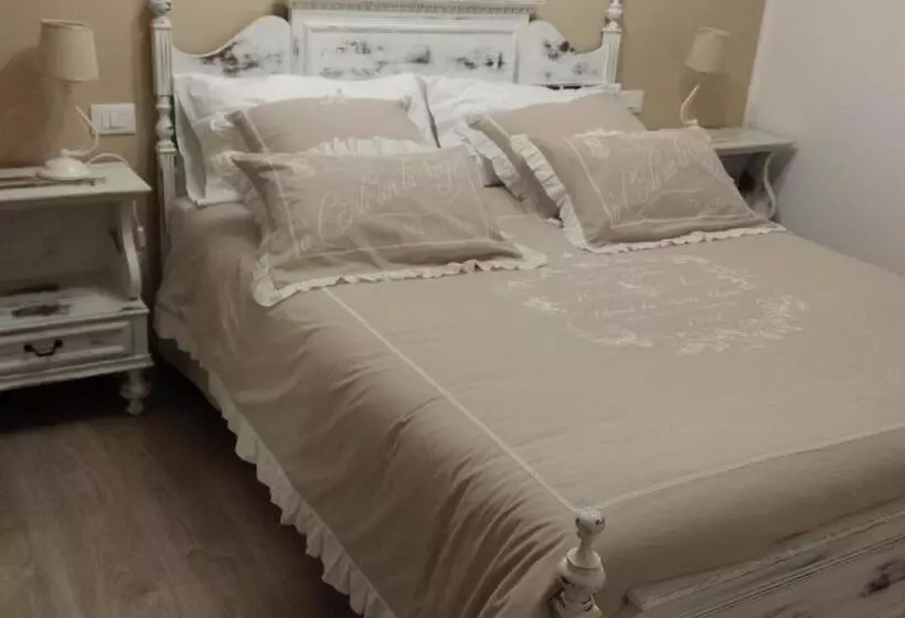 تختخواب و صبحانه La Casa Di Titti