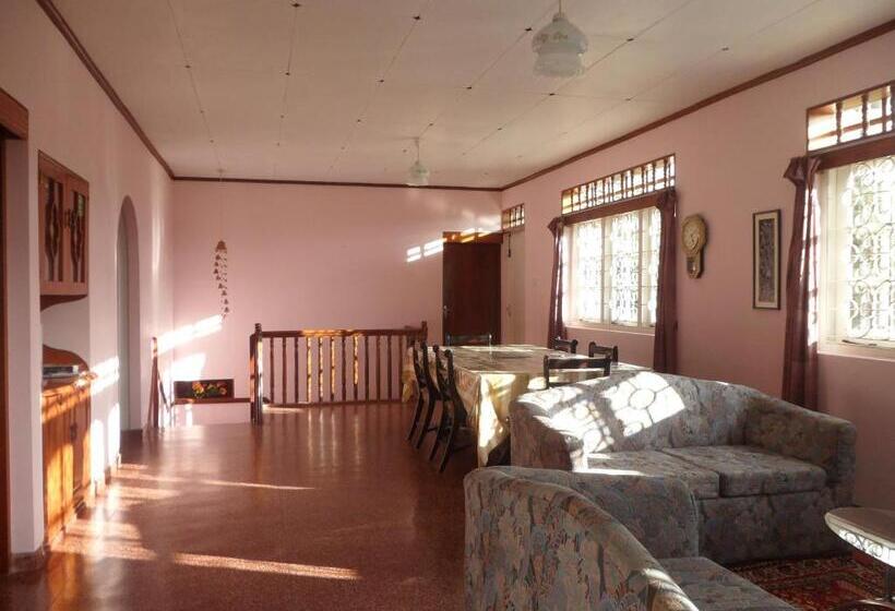 مبيت وإفطار Mount Mary Inn