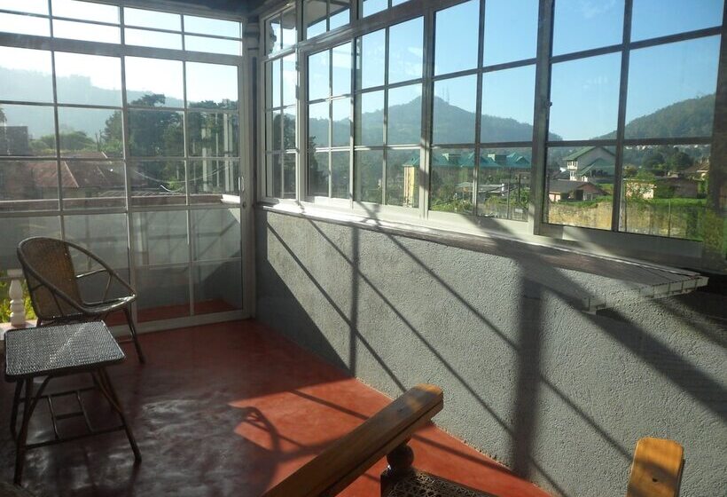 مبيت وإفطار Mount Mary Inn