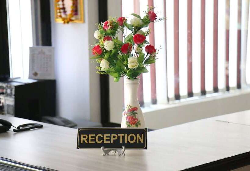 هتل Nahargarh Palace