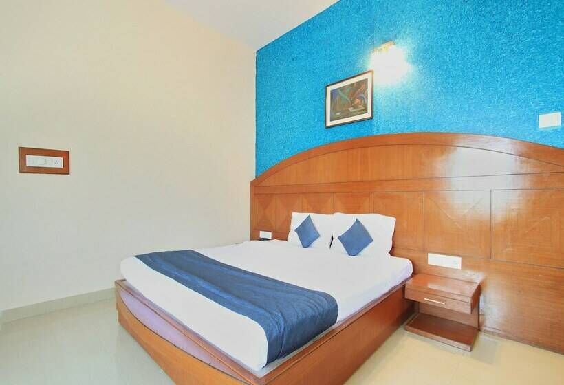 Hotel Stay By The Way By Oyo Rooms