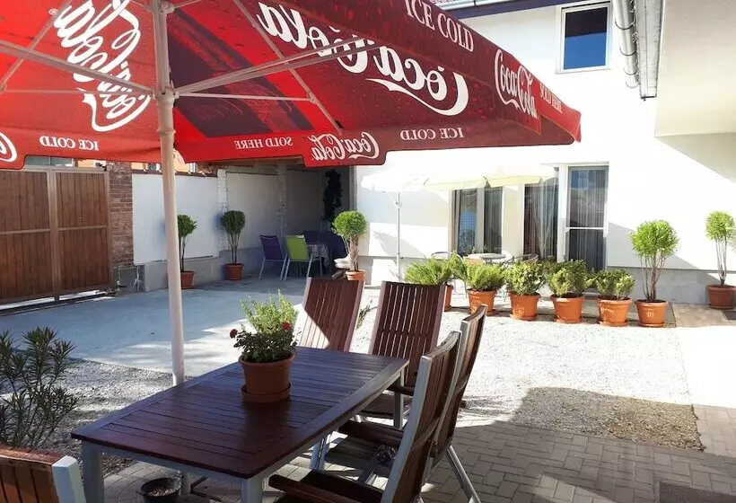 Majatalo Hedi Vendeghaz