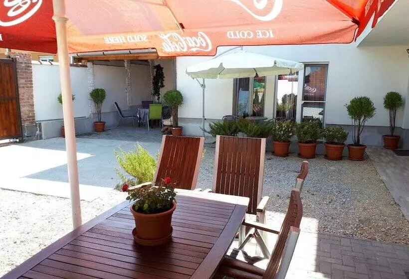 Majatalo Hedi Vendeghaz