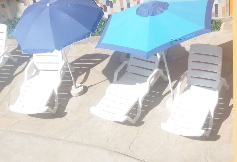 Pension Leinmach House, Nyali