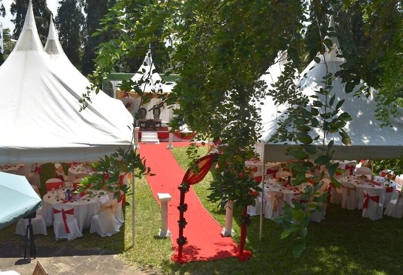 Pension Leinmach House, Nyali