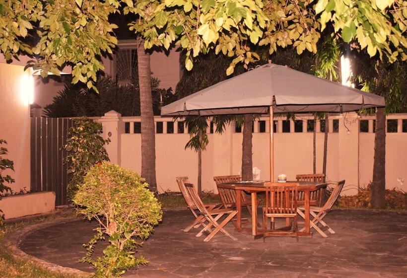 Pension Leinmach House, Nyali