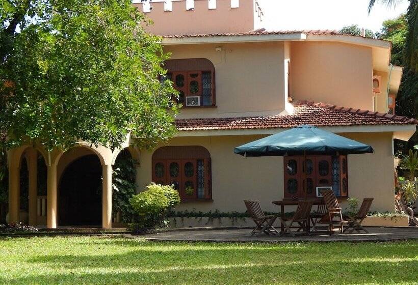 Pension Leinmach House, Nyali