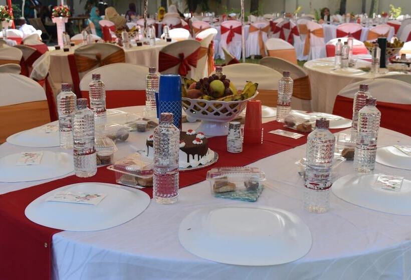 Pension Leinmach House, Nyali