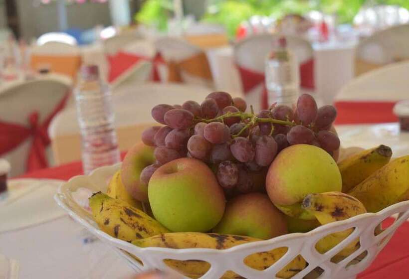 Pension Leinmach House, Nyali