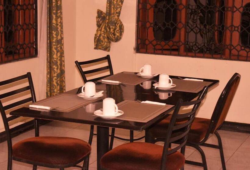 Pension Leinmach House, Nyali