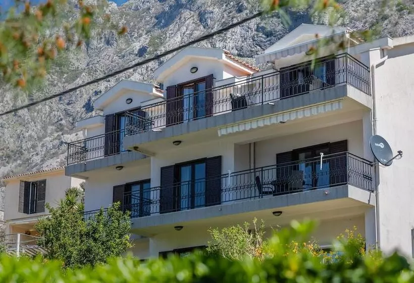 Apartments Miramar