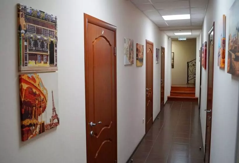 تختخواب و صبحانه Podkova Omsk