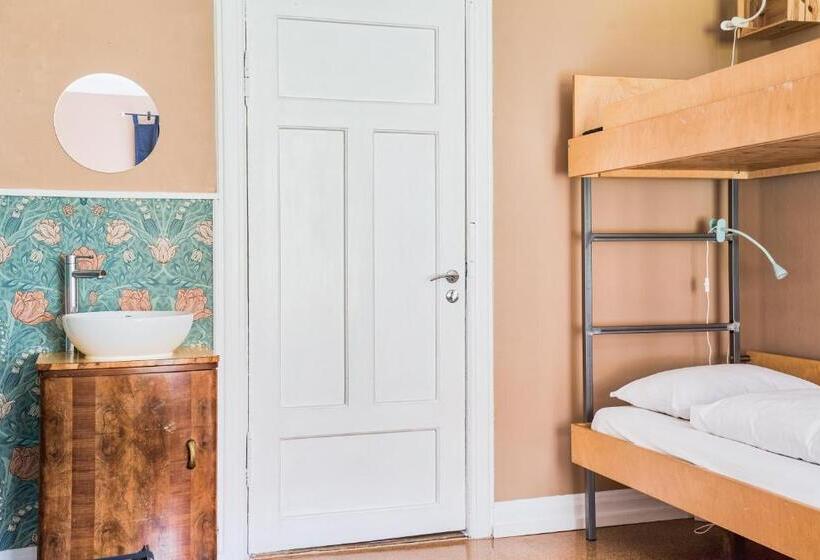 Hafaldan Hi Hostel, Old Hospital Building