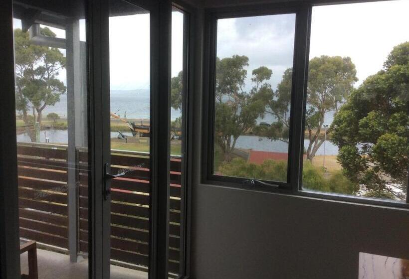 Hanover Bay Apartments