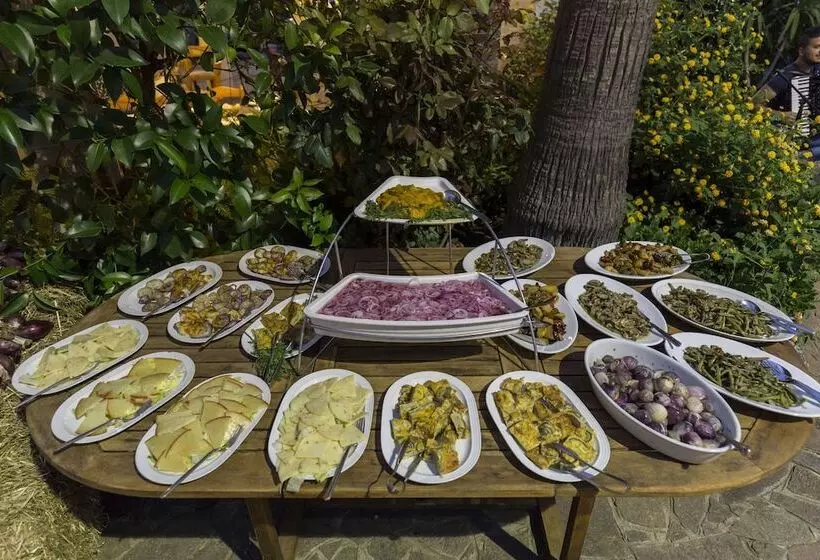 مسافرخانه Calabrisella