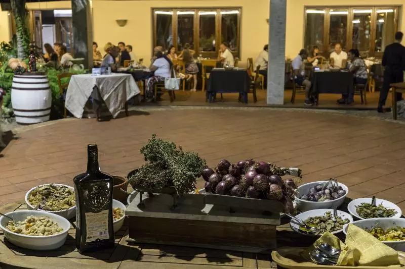 مسافرخانه Calabrisella