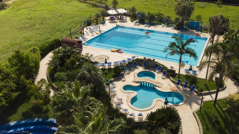 פונדק Calabrisella