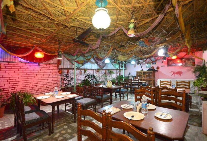 בית מלון כפרי Jai Maa Palace