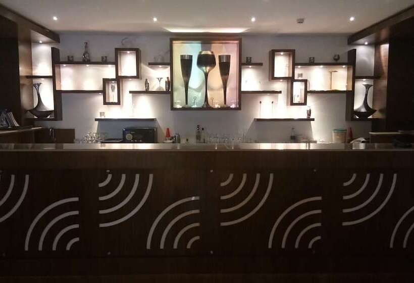 ホテル Karthika Park