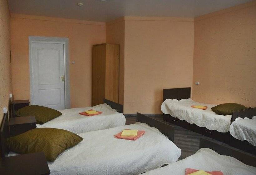 Hostel Romanov