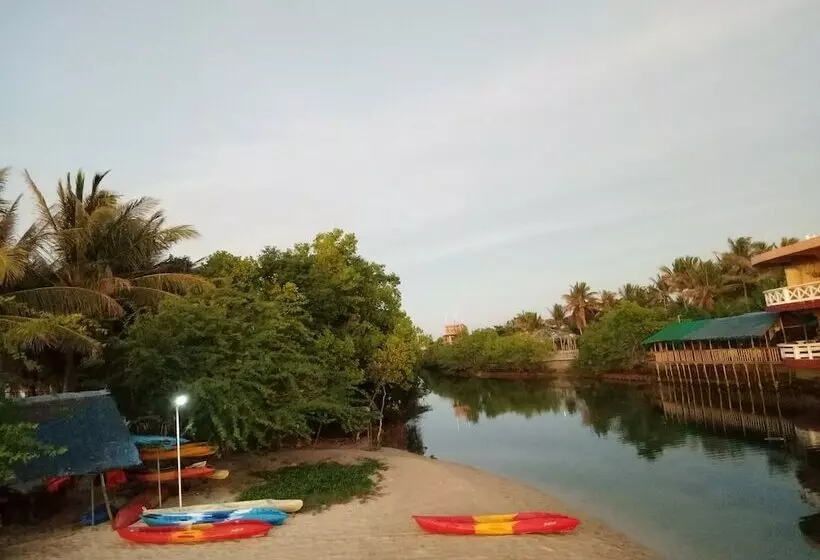 Hotelli Punta Riviera Resort