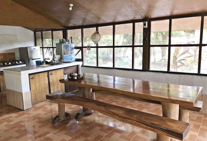 Szálloda The Pelicans Resort