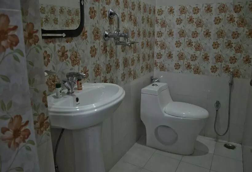 Hotelli Varanasi Stays By Oyo Rooms