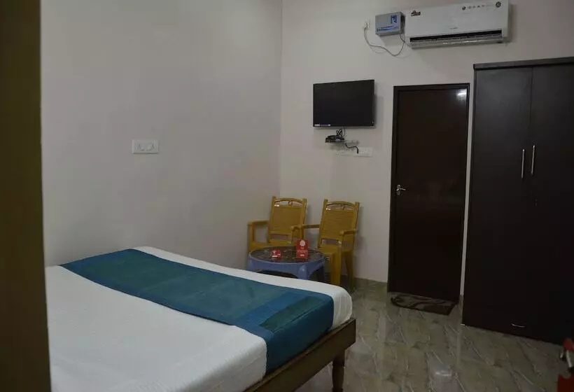 Hotelli Varanasi Stays By Oyo Rooms