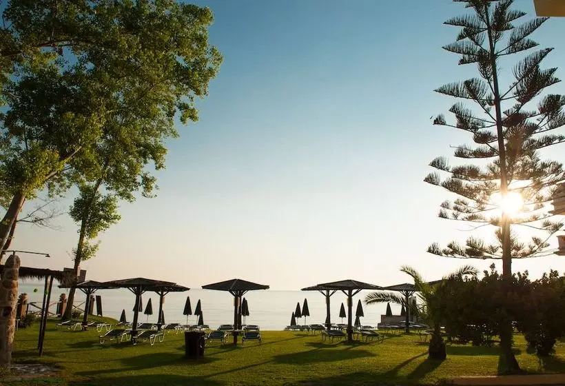 هتل Zarkadis Beach Apartments